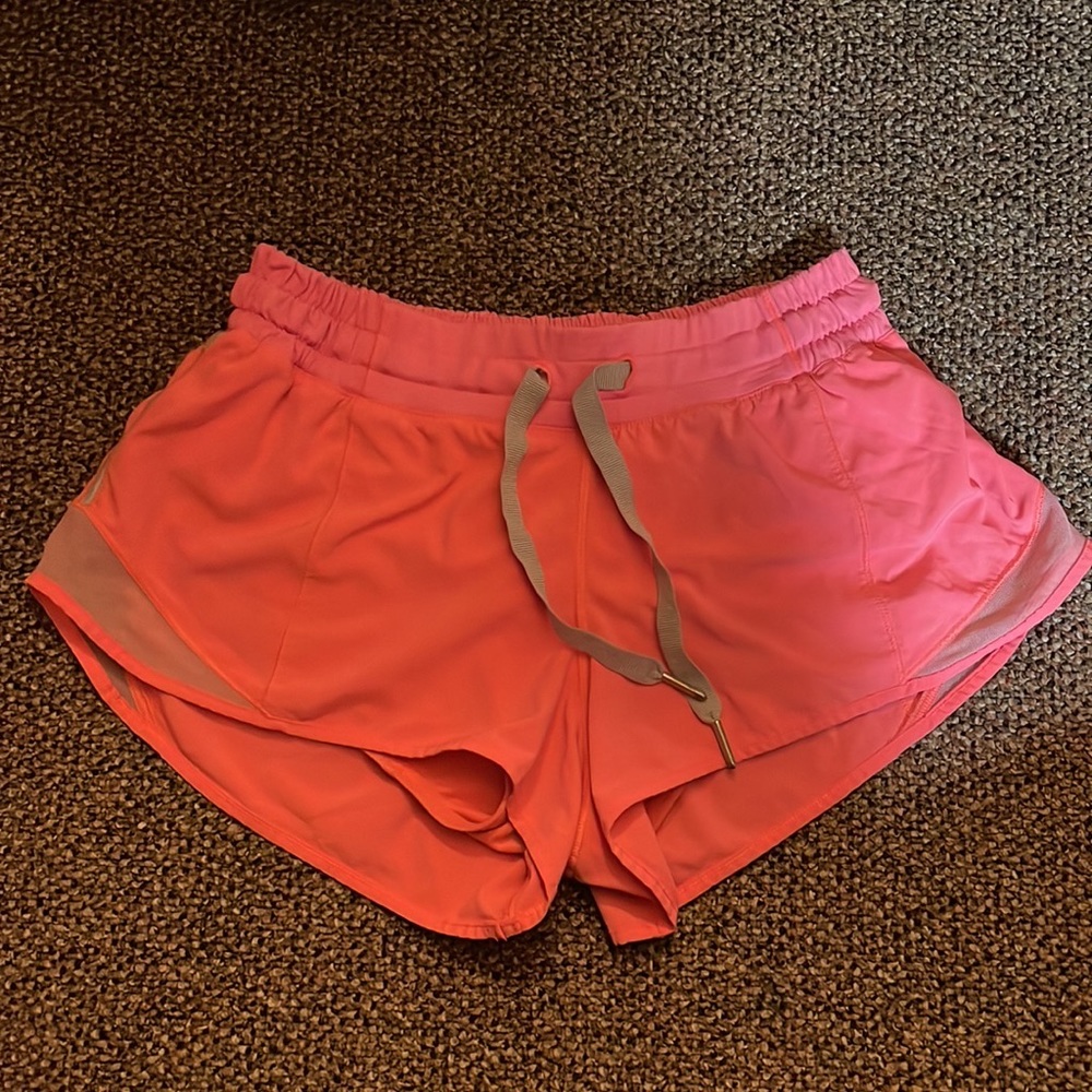Lulu lemon pink Hot High-Rise Lined Shorts 2.5 size 6